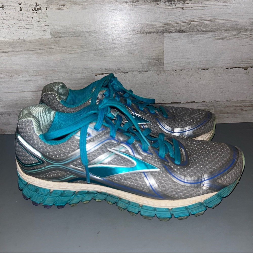 Brooks Adrenaline GTS 16 Silver Blue Running Shoes Women 7.5